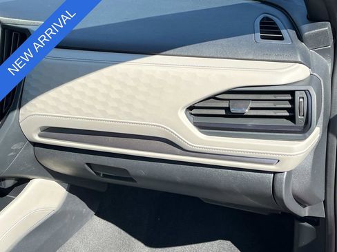 Used 2025 Subaru Forester Premium w/ Convenience Package #2 image 27