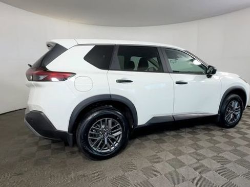 Used 2023 Nissan Rogue S AWD/4WD image 5
