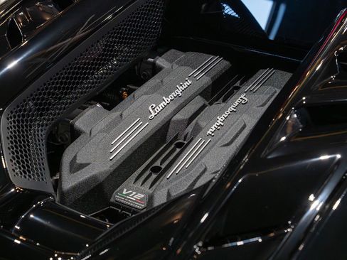Used 2025 Lamborghini Revuelto AWD/4WD image 25