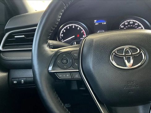 Used 2022 Toyota Camry SE w/ Cold Weather Package FWD image 10