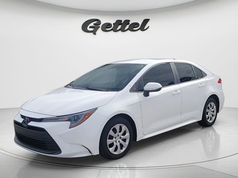 Certified 2024 Toyota Corolla LE FWD image 1