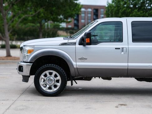 Used 2013 Ford F250 Lariat w/ Lariat Interior Pkg AWD/4WD image 11