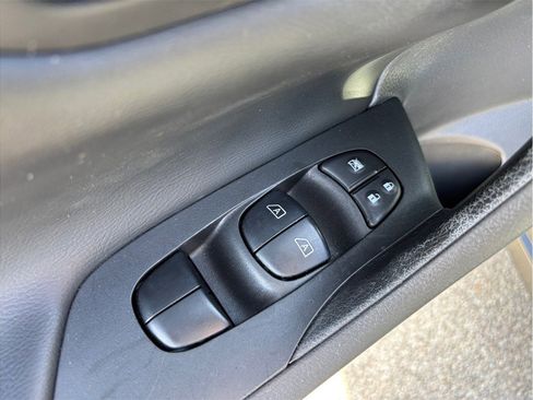 Used 2017 Nissan Altima 2.5 SV w/ Convenience Package image 17