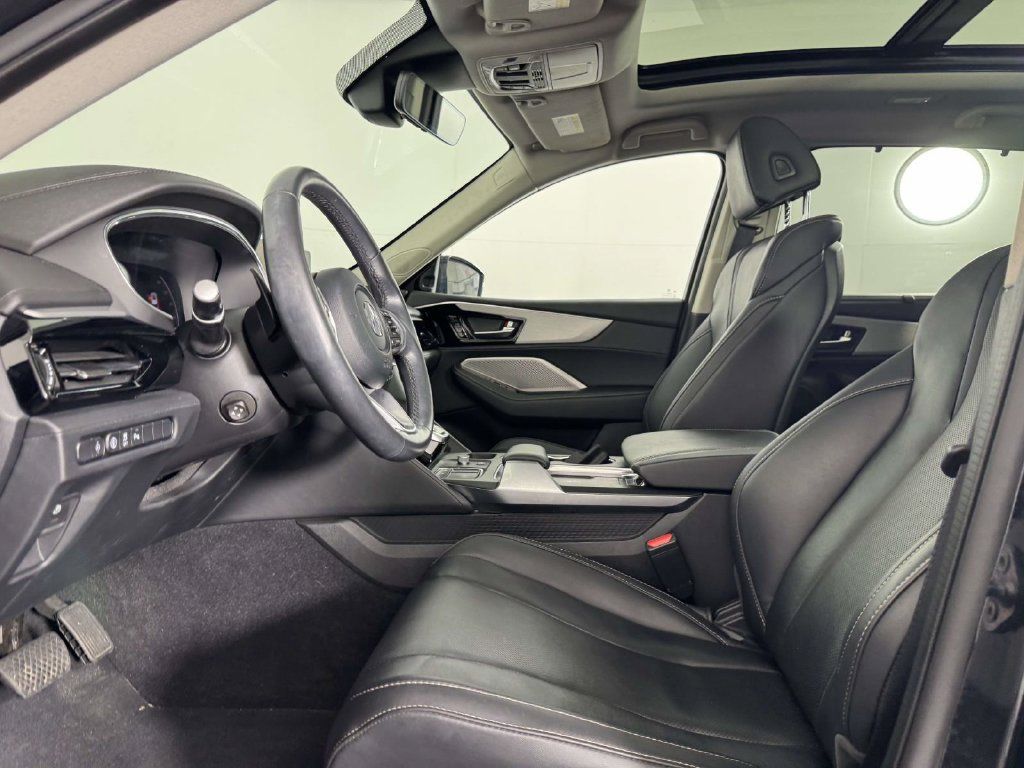 Used 2024 Acura MDX w/ Technology Package AWD/4WD image 4