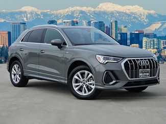 Used 2023 Audi Q3 2.0T Premium image 1