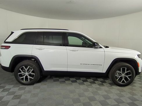 New 2025 Jeep Grand Cherokee Limited image 3