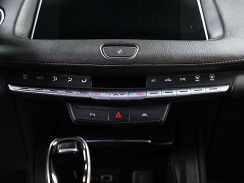 Used 2023 Cadillac XT4 Premium Luxury image 21