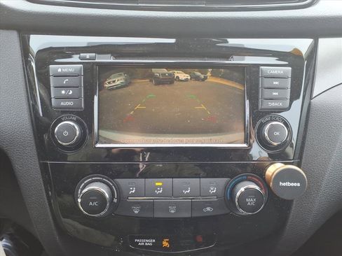 Used 2020 Nissan Rogue Sport S image 10