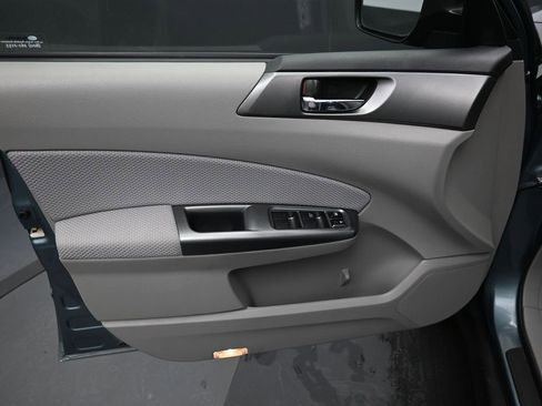 Used 2012 Subaru Forester 2.5X Premium w/ All-Weather Pkg image 11