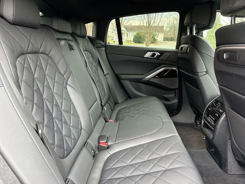 Used 2024 BMW X6 xDrive40i image 15