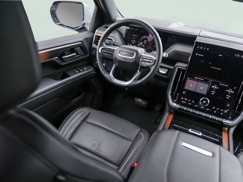 Used 2025 GMC Yukon Denali image 29