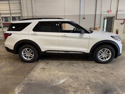 New 2025 Ford Explorer Active image 6