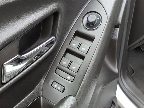 Certified 2022 Chevrolet Trax LS w/ Tint and Cruise Package image 16