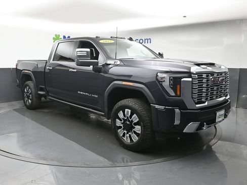 Used 2025 GMC Sierra 2500 Denali w/ Denali Reserve Package AWD/4WD image 2