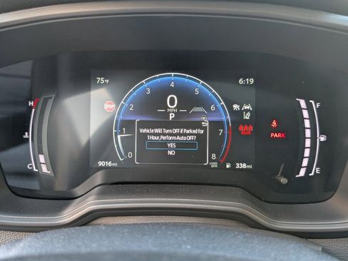 Used 2025 Toyota Corolla SE w/ SE Premium Package FWD image 19