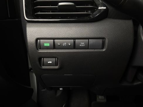 Used 2025 Nissan Sentra SV FWD image 21