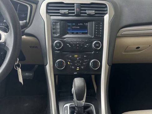 Used 2013 Ford Fusion SE FWD image 10
