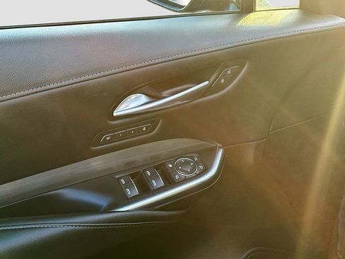 Used 2024 Cadillac XT4 Premium Luxury image 16