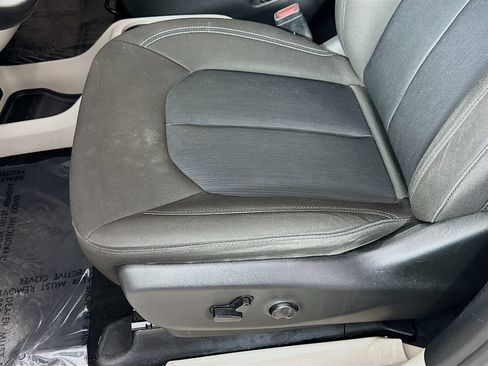 Certified 2023 Chrysler Voyager LX FWD image 28