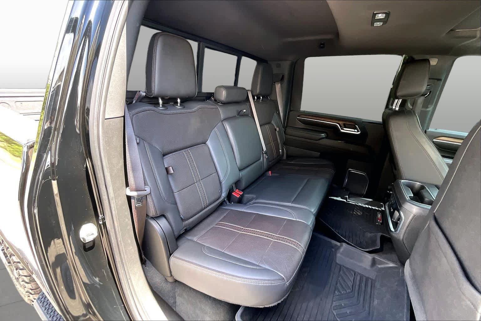 Used 2024 Chevrolet Silverado 2500 High Country w/ High Country Premium Package AWD/4WD image 26