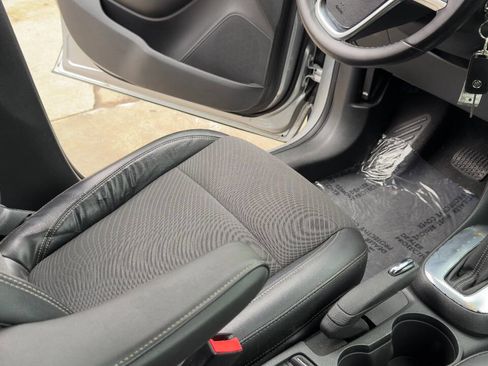 Used 2013 Buick Encore Base 4dr Crossover image 33