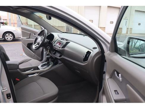 Used 2011 Kia Sportage LX w/ Convenience Pkg image 18