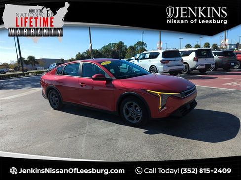 Used 2025 Kia K4 LXS image 1