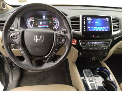 Used 2018 Honda Pilot Touring image 22
