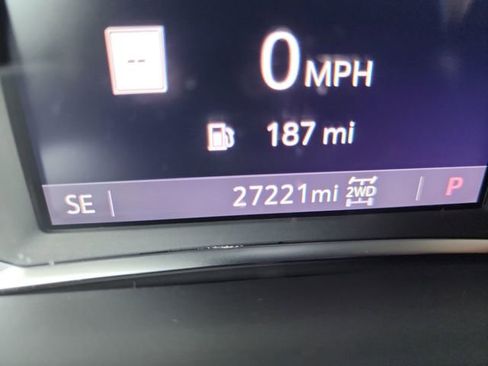 Used 2023 GMC Acadia SLE w/ Driver Convenience Package AWD/4WD image 21