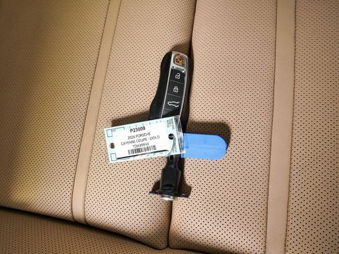 Used 2026 Porsche Cayenne Coupe AWD/4WD image 28