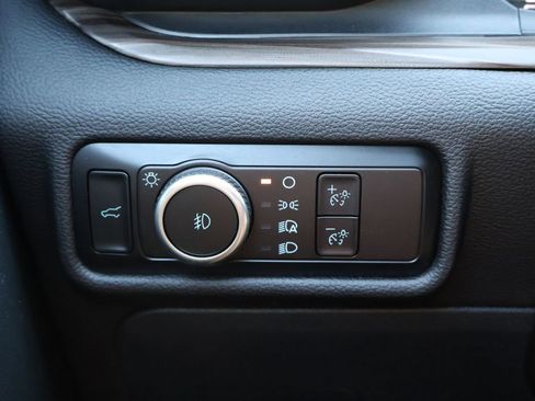 Used 2024 Ford Explorer Limited image 33