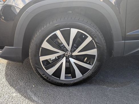 Used 2024 Volkswagen Taos SE image 10