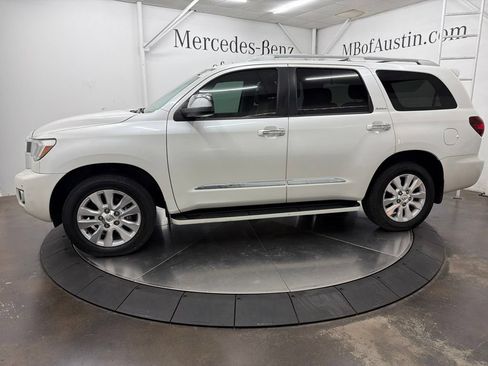 Used 2021 Toyota Sequoia Platinum RWD image 4