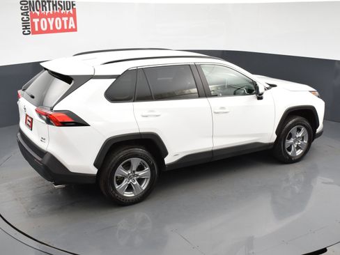 Used 2025 Toyota RAV4 XLE AWD/4WD image 19