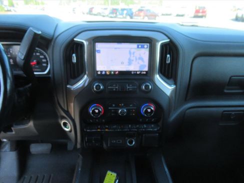 Used 2022 Chevrolet Silverado 2500 High Country w/ Technology Package image 21