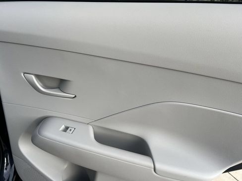 Used 2024 Hyundai Kona SEL w/ Convenience Package FWD image 9