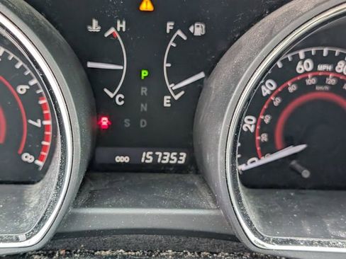 Used 2012 Toyota Highlander SE w/ Tow Pkg FWD image 11