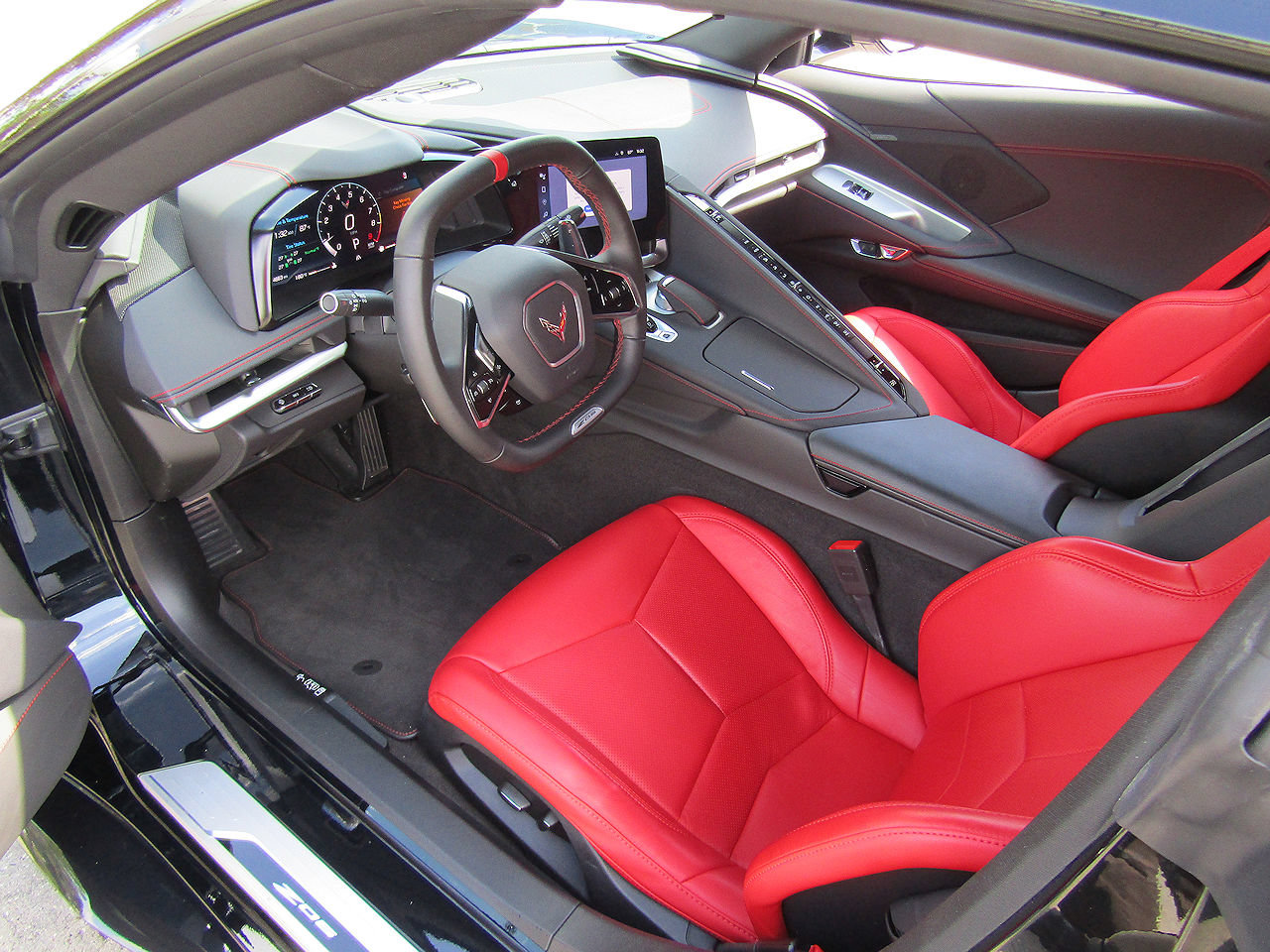 Used 2024 Chevrolet Corvette Z06 RWD image 10
