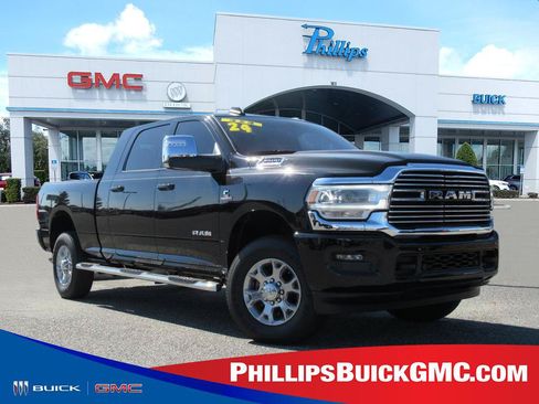Used 2024 RAM 3500 Laramie AWD/4WD image 1