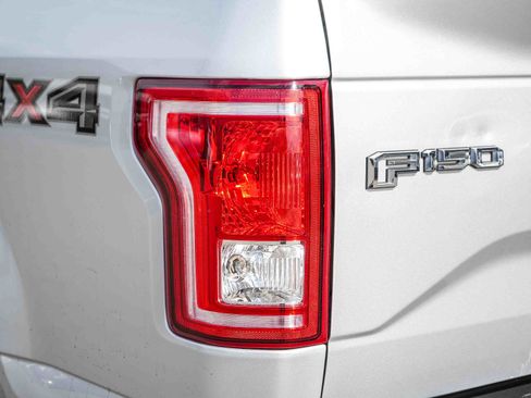 Used 2017 Ford F150 XLT image 9