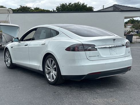 Used 2016 Tesla Model S 90D image 3