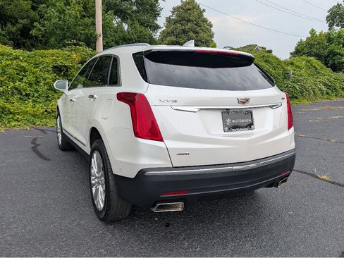 Used 2017 Cadillac XT5 Premium Luxury w/ Driver Assist Package AWD/4WD image 8