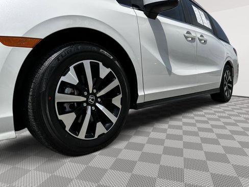 Certified 2026 Honda Odyssey EX-L image 6