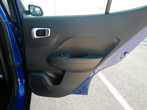 Used 2023 Hyundai Venue SE FWD image 21