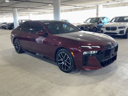 Used 2023 BMW 740i 740i image 2