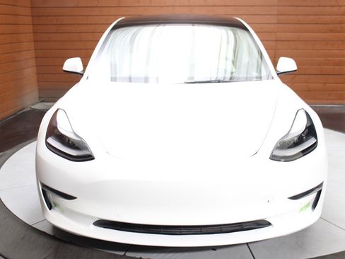 Used 2022 Tesla Model 3 image 2