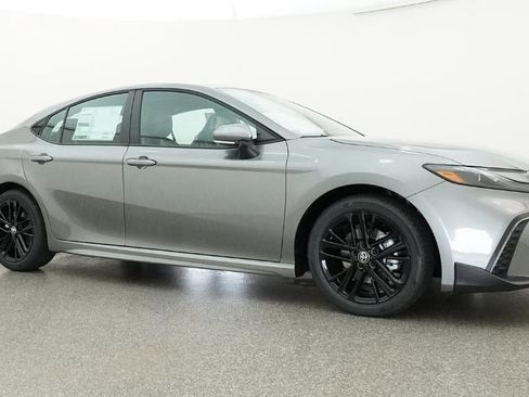 New 2026 Toyota Camry SE FWD image 28