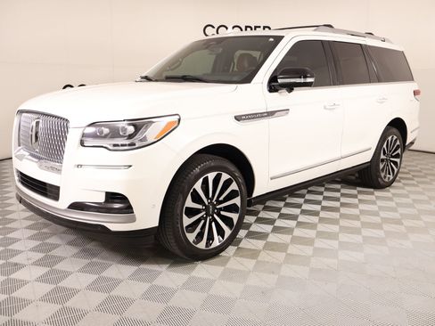 Certified 2023 Lincoln Navigator Reserve image 10