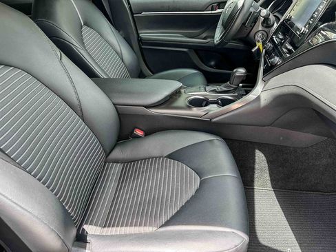 Used 2023 Toyota Camry SE FWD image 21
