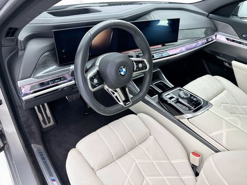 Certified 2023 BMW 760i xDrive AWD/4WD image 9